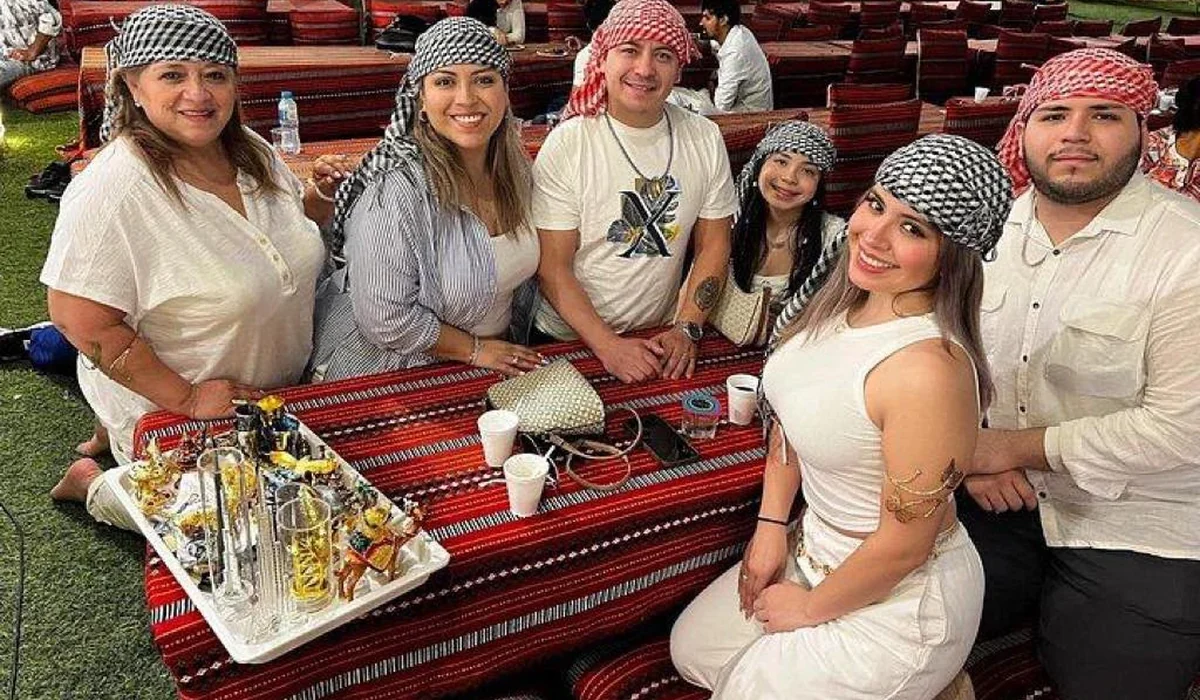 Family dinner at the desert camp